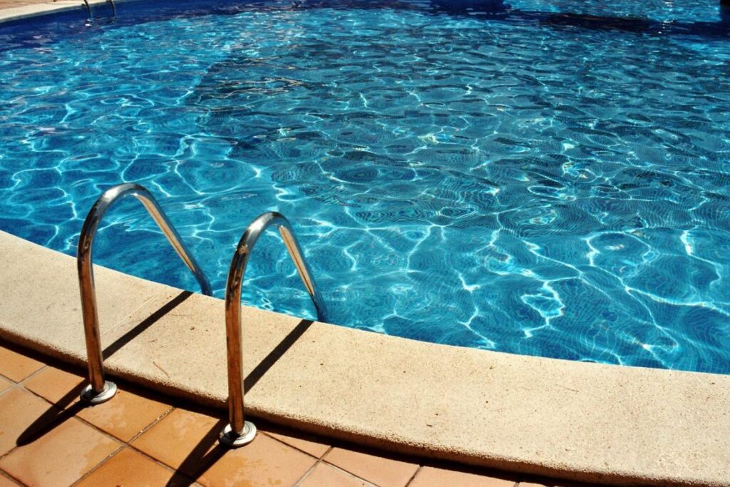Swimming pool - Dvayu