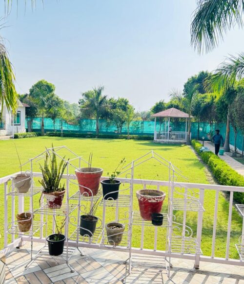 Best farmhouse in Noida